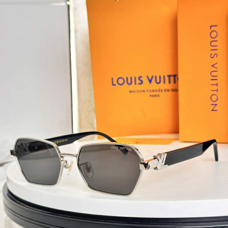 Picture of Louis Vuitton Sunglasses _SKUfw76720643fw